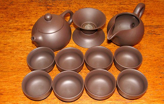 Простой глиняный набор для чайной церемонии