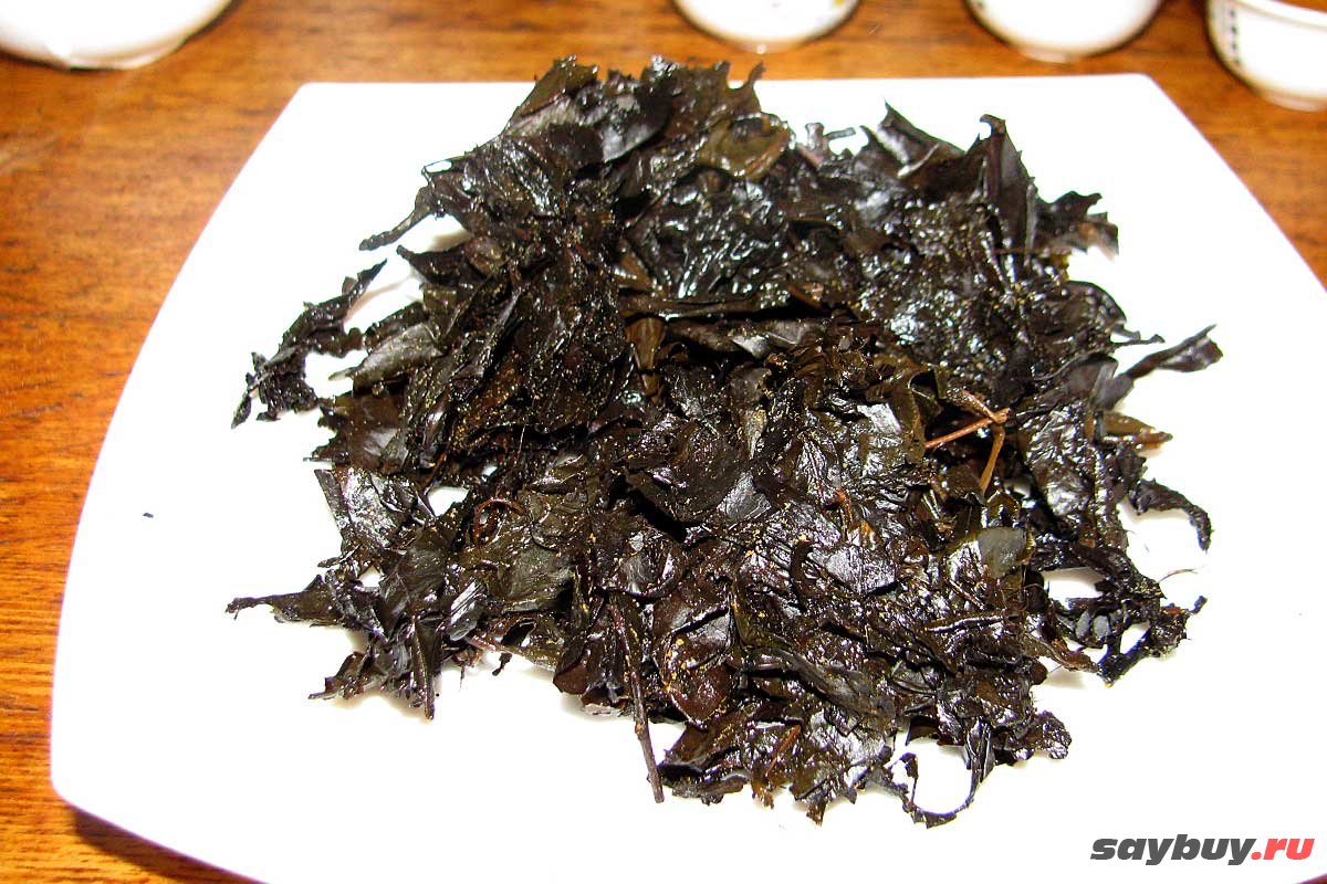 Черный чай с золотой плесенью 2012 года - спитой лист